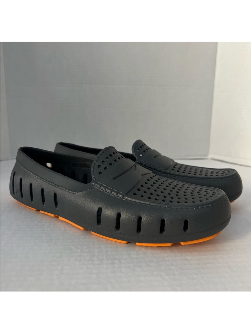 Floaters Water Shoes Boat Country Club Drivers Black Asphalt Flame Orange size 9